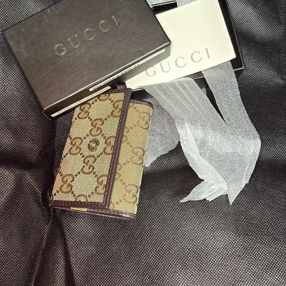 Gucci Brown and Tan Key & Card Holder Includes Box, Card & Key Fob